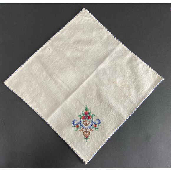 Set of 4 Vintage Hand Embroidered Cloth Napkins READ - Picture 8 of 10